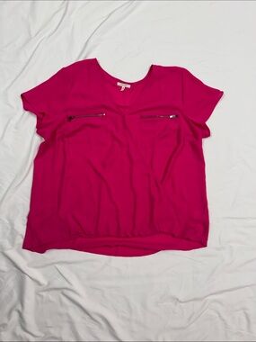 Maurices Fuchsia Short Sleeve Blouse with Zip Pockets